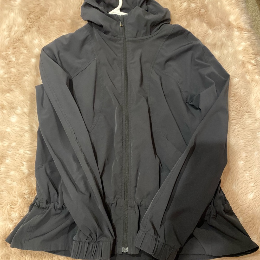 Lululemon windbreaker